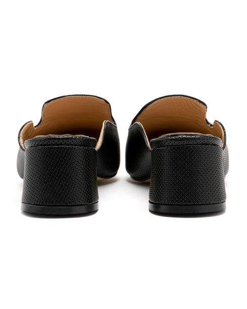 Zapatilla Zueco Negro Perforado 1451C